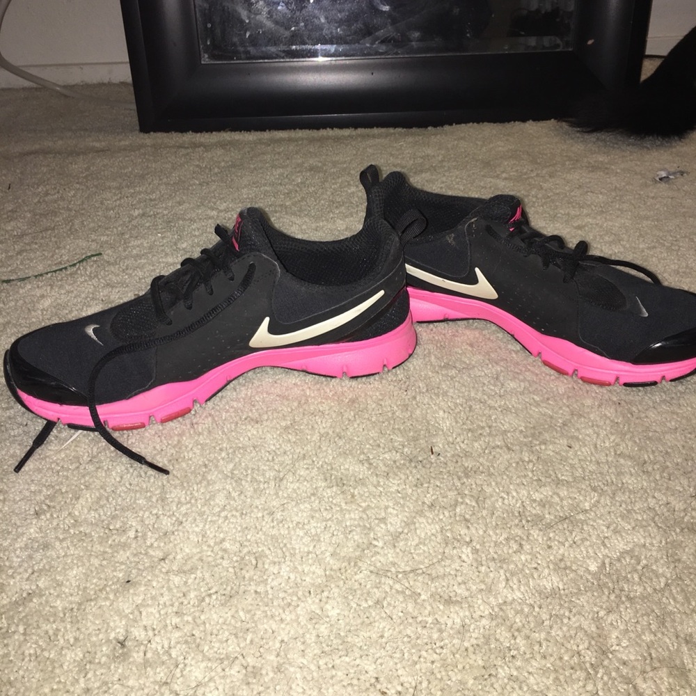 Nike’s - Picture 4 of 4